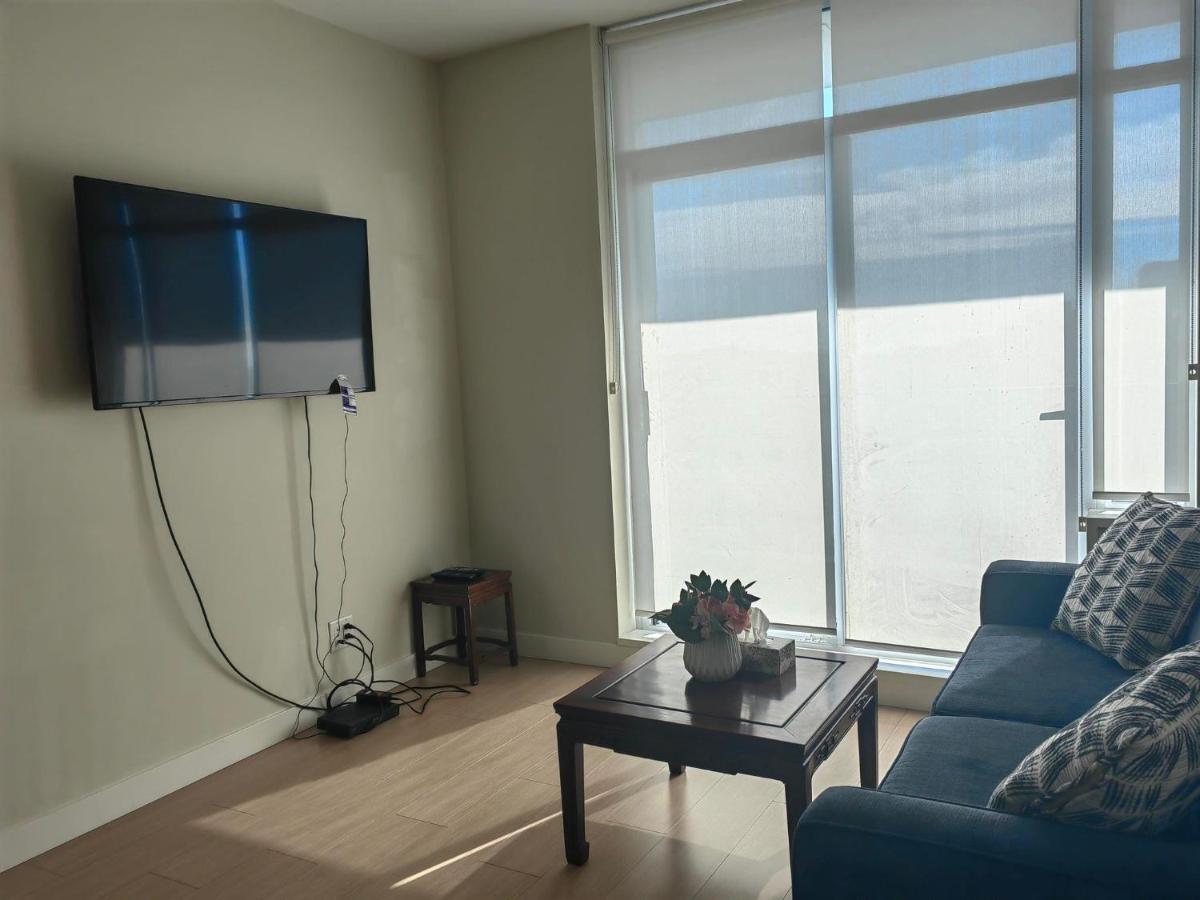 Lovely 1 Bedroom Condo Victoria Exterior photo